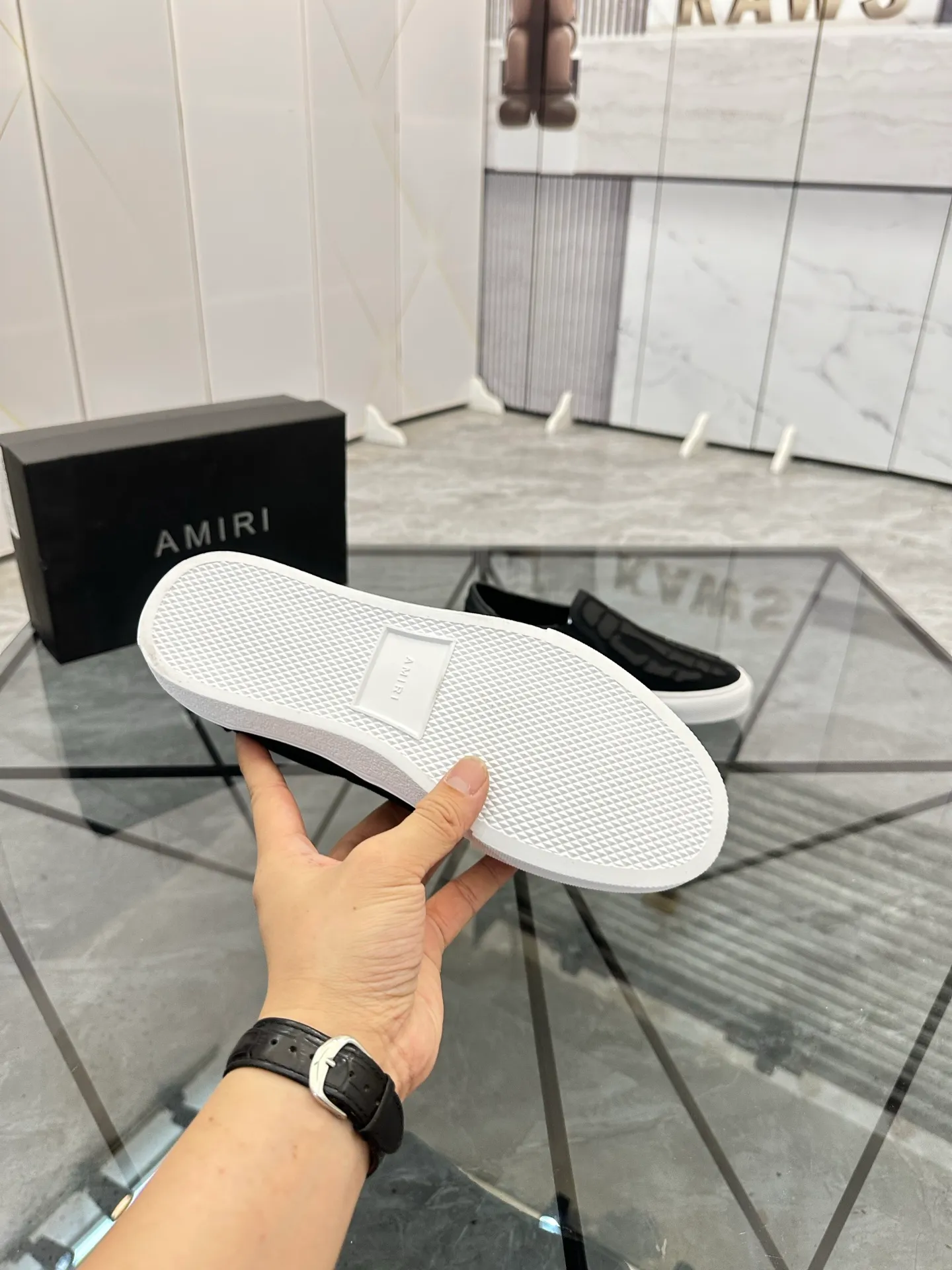 Men's shoes for sale 💰: 💰P420¥ Product trademark: AMIRI*「EMIR*] slip-on Regular size: 38-44 (can be customized to 37.45.46) Product materials: Upper imported original fabric spliced ​​cowhide, breathable lining, original outsole. No.: 1023